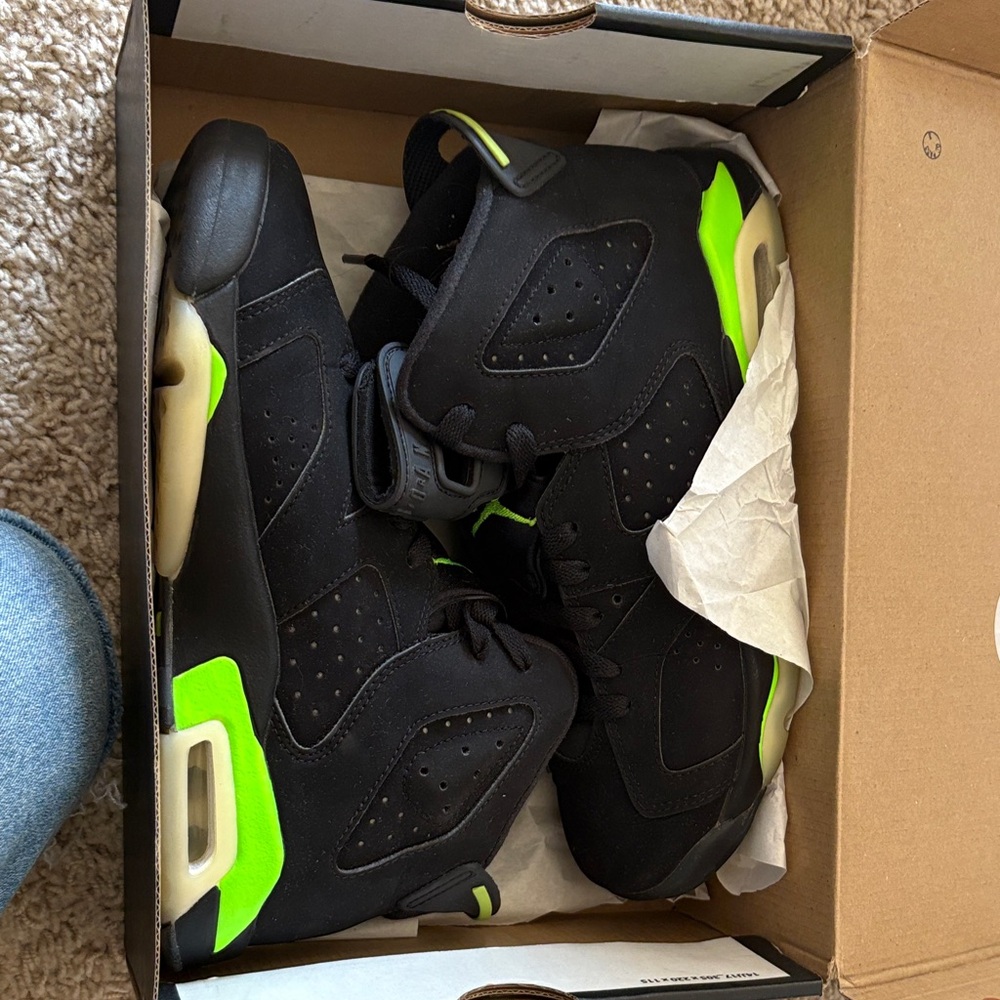 Jordan Kids Black and Neon Green Sneakers